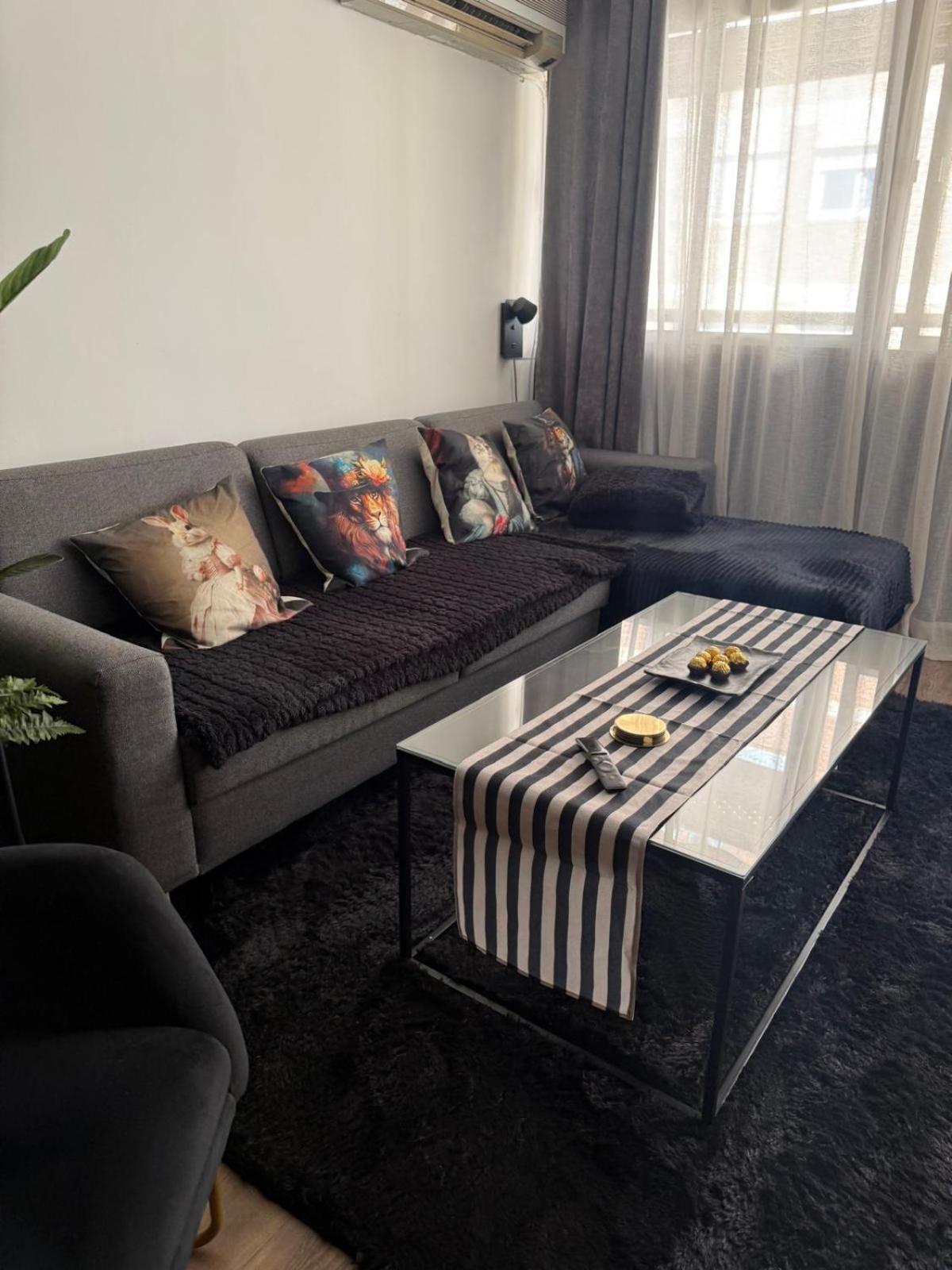 Apartment 951